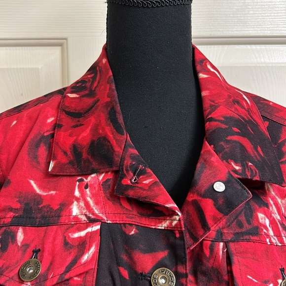 Chico's Size 2, shades of red & black flower print jeans style jacket, E… - Picture 7 of 14